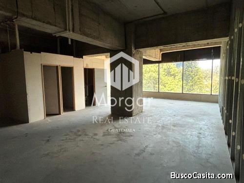 Oficina en venta en zona 10 de 93 metros en $ 297,000