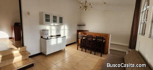 Casa Grande en Venta con Apartamentos en Zona 12 Ciudad de Guatemala