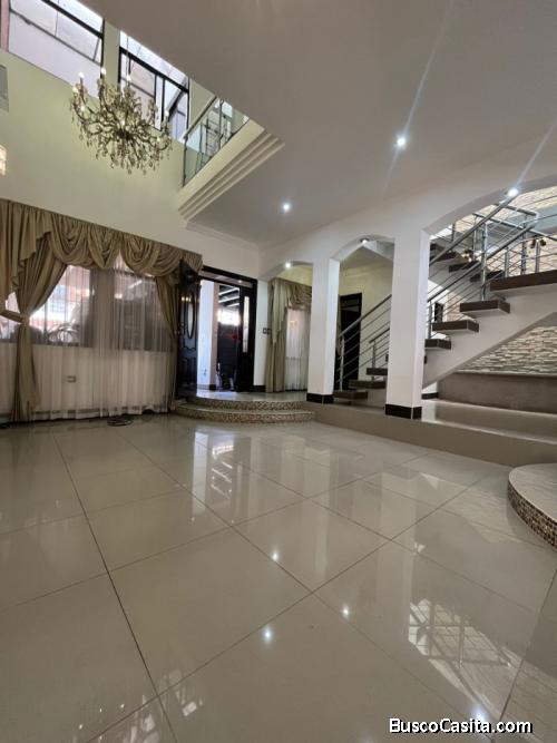 Casa en Condominio en Venta en Zona 16, Ciudad de Guatemala