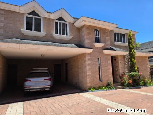 Casa dentro de Condominio en Renta en Zona 14 Ciudad de Guatemala