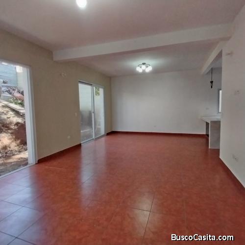 Casa en Alquiler en Carretera al Salvador km 16.5