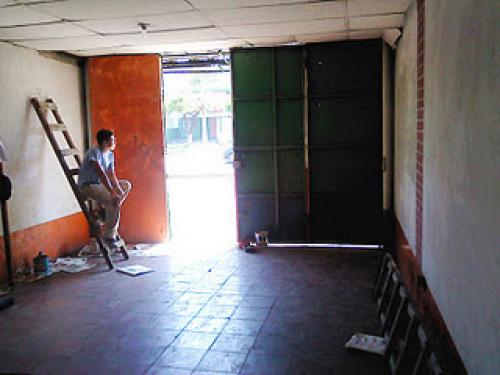ALQUILO LOCAL BOULEVARD LOS PROCERES $250.00