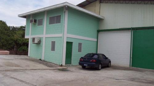 Venta de Nave industrial en La Paz, Comalapa – 2 Niveles, 2 baños, estacionamiento para 50 vehículos,  20,078.68v2 equivalente a 2 Mzs. | $2,200,000