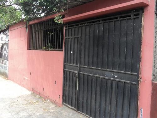 VENTA DE CASA GRANDE EN SOYAPANGO