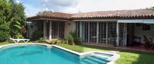 VENTA DE CASA DE LUJO EN COL. ESCALÓN-, $360,000.00 