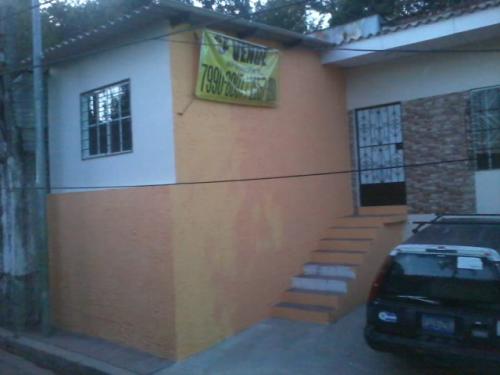 $49,000 negociables. carca de residencial el carmen , sobre calle mano de leon