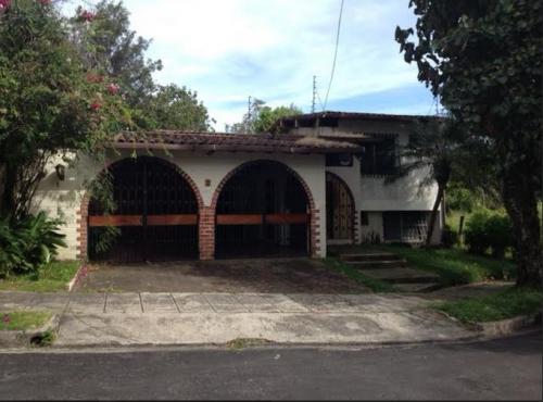 SE VENDE CASA EN COLONIA ESCALON - ZONA MUY SEGURA
