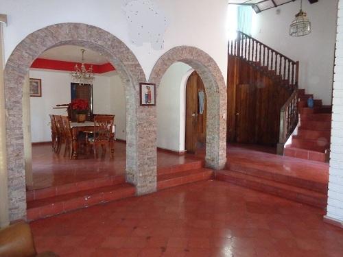 SE VENDE CASA EN COLONIA ESCALON IDEAL PARA NEGOCIO U OFICINA