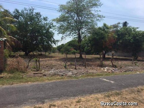 Lotes en zona urbana a metros de carretera principal