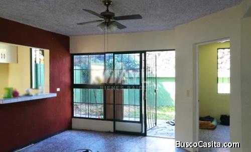 Se vende casa en Colonia Escalón – (CE2139A)