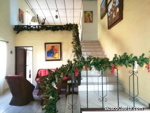 Hermosa Casa en Venta en Colonia Escalón – (CE2141V)