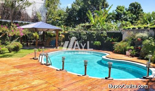 Hermosa Casa en Venta en Colonia Maquilishuat – (CM2157LL)