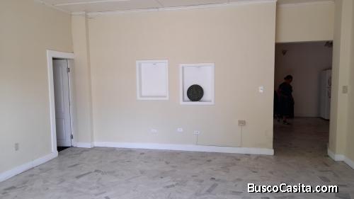 Amplia vivienda muy bien ubicada en col. Escalón 