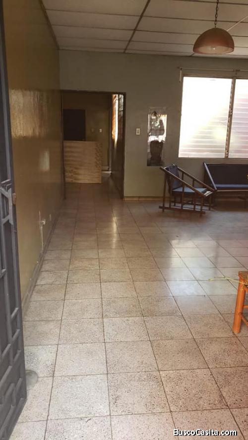 VENDO CASA ANTIGUA EN SANTA. COL EL PALMAR  info al 71010128