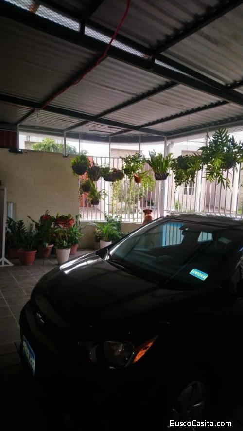 Vendo casa 2 en 1 en residencial privado en Santa Ana mayor info al 71010128