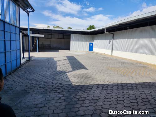 Bodega a 200mt boulevar Luis Poma Antiguo cuscatlan 