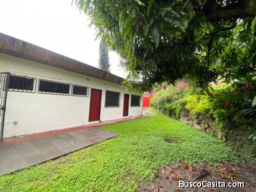 Casa para oficinas Colonia San Benito 8 parqueos