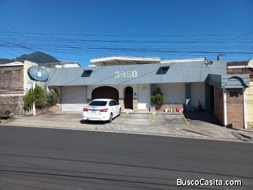 ALQUILO CASA EN ZONA EXCLUSIVA