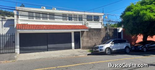 ALQUILO CASA EN ZONA EXCLUSIVA