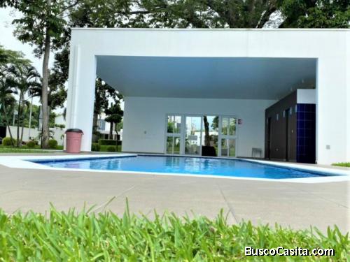 Vendo casa de dos niveles en Quintas de San Antonio