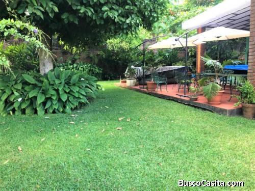 Vendo hermosa y amplia casa en Santa Ana