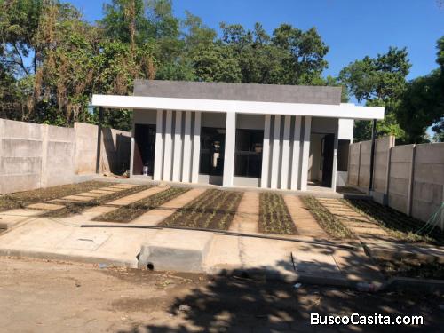 Vendo casa en residencia moderna en Jiquilisco