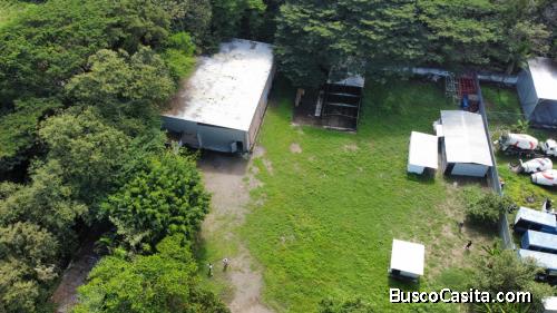 Alquilo bodega de 400 metros por El Encuentro Lourdes