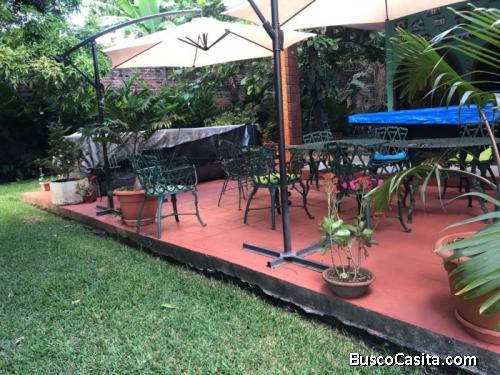 Vendo hermosa y amplia casa en Santa Ana