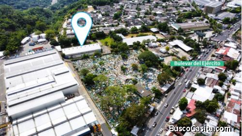 Alquilo bodega Bulevar del Ejército con 50 parqueos