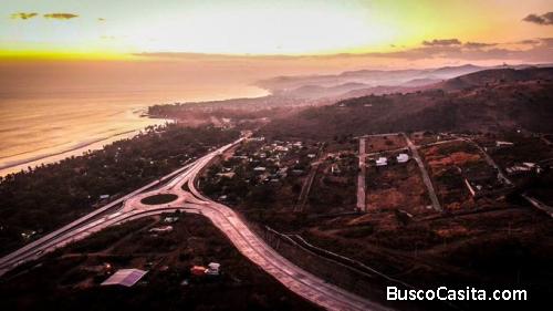 ¡Vendo Hostal Frente a la Playa en Surf City!