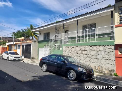 EN ALQUILER APARTAMENTO EN COLONIA PROVIDENCIA, 1 CUADRA ANTES DE ZOOLOGICO