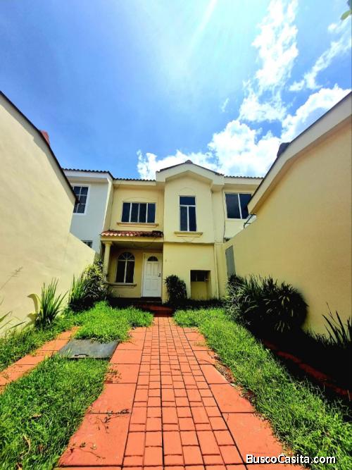 Casa En Alquiler En Residencial Privado Pasatiempo; Idi: 138904
