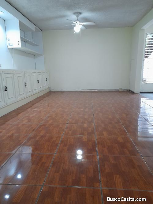 LOCAL COMERCIAL EN ALQUILER EN COL. ESCALON CERCA DE LUCEIRO