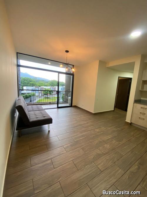 Apartamento con linea blanca en Condado Santa Rosa