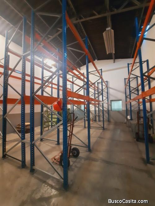 Alquiler de ofibodega en Santa Tecla zona céntrica