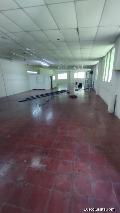 Alquiler De Bodega Sobre Avenida Juan Pablo Ii; Idi: 139092