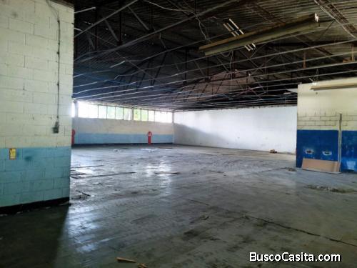 Bodega de 1500 metros en el Boulevard del Ejercito