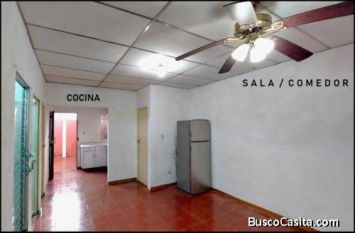 CASA EN VENTA - EXCELENTE UBICACIÓN EN SANTA TECLA - URBANIZACIÓN ALTOS DE SAN JOSE.