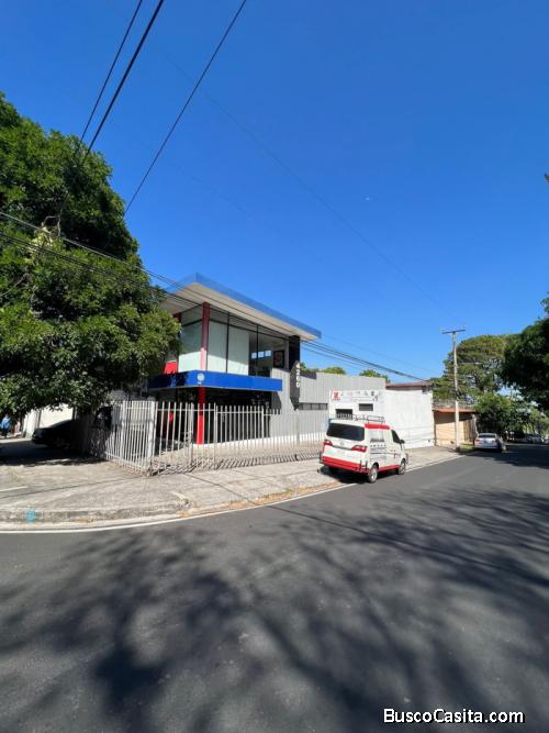 Alquilo Local De 265 Metros Con Amplio Parqueo Escalón; Idi: 142237