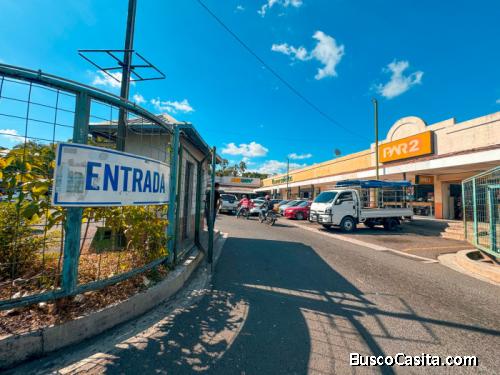Local Comercial En Plaza San Jacinto De 592 Metros; Idi: 141196
