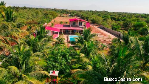 Alquilo casa GRANDE Playa las Hojas por el Aeropuerto