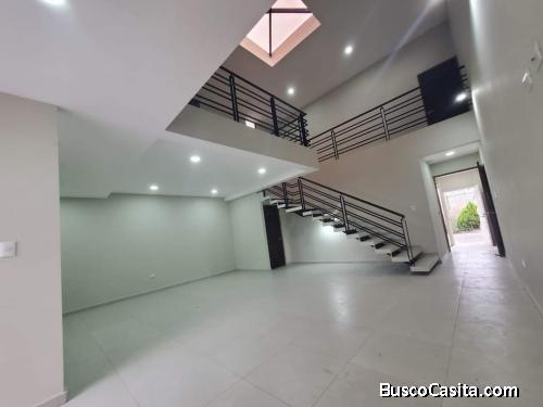Casa a Estrenar en Urbanizacion Sinai 