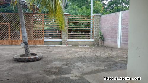 Se alquila local comercial 