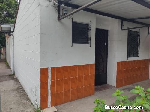 Se vende casa en Residencial Los Robles - Santa Lucia - Soyapango
