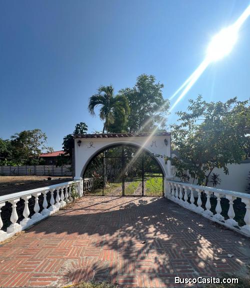 Casa en Villas Salinitas, Los Cobanos, Sonsonate, El Salvador.