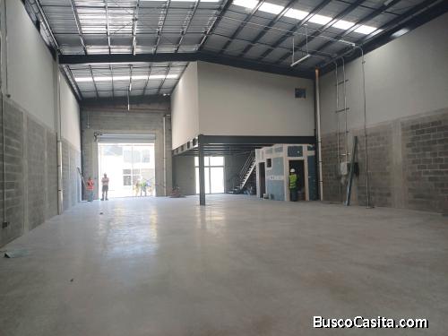 Vendo Ofibodega en construcción en complejo Apopa en El Salvador.
