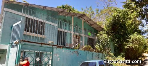 Venta de amplia casa ubicada en Hacienda Comalapa