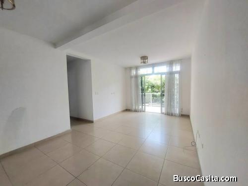 SE VENDE APARTAMENTO SECTOR REDONDEL LUCEIRO COL. ESCALON