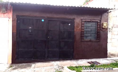 VENDO CASA EN URBANIZACIÓN SANTA ANA NORTE, BIEN CERCA DE LA CARRETERA A METAPÁN  