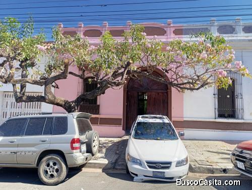 Casa en santa ana . Av. Independencia 